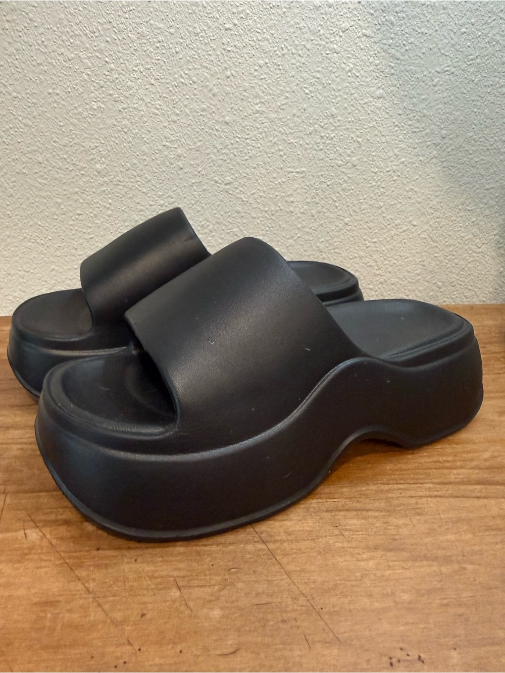 Black Platform Cloud Slide Sandals Women’s US 7 EU 38-39 Chunky Comfort Slides - Picture 3 of 7